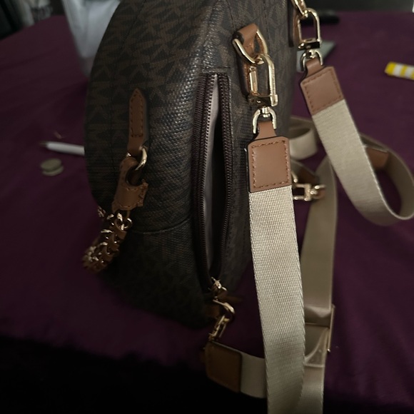 Michael Kors mini backpack purse #Defective Please look at the photos - Picture 3 of 4